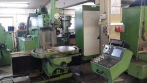 Werkzeugfräsmaschine - Universal MH-C 900P
