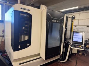 5 Achsen Bearbeitungszentrum CMX 50 U inklusive Roboter