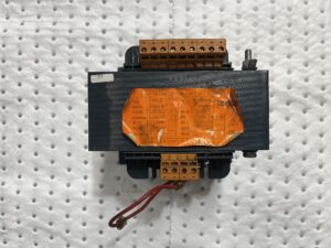 Transfo UTT 0.8Stocknummer: ZZ.49 15890Hauptkategorie: [ZZ] Elektronische TeileUnterkategorie: [ZZ.49] VariousMarkenname: EMB » Fragen Sie ein individuelles Angebot