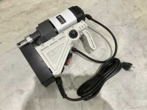 2026 Stahlgruppe SG45M Magnetbohrer + 7-teiliges bohrset