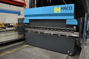 135 ton x 3100 mmStocknummer: O.01 16182Hauptkategorie: [O] Abkantpressen, Walzmaschinen, Richtmaschinen, Lasermaschinen und Brennschneidmaschinen, Stanzmaschinen & ProfilierungsanlagenUnterkategorie: [O.01] Hydraulische AbkantpressenMarkenname: Haco PPM » Fragen Sie ein individuelles Angebot