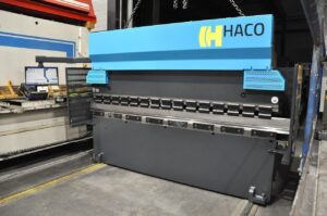 175 ton x 3600 mm CNCStocknummer: O.01 16228Hauptkategorie: [O] Abkantpressen, Walzmaschinen, Richtmaschinen, Lasermaschinen und Brennschneidmaschinen, Stanzmaschinen & ProfilierungsanlagenUnterkategorie: [O.01] Hydraulische AbkantpressenMarkenname: Haco PPM » Fragen Sie ein individuelles Angebot