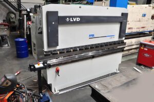 135 ton x 3100 mmStocknummer: O.01 13097Hauptkategorie: [O] Abkantpressen, Walzmaschinen, Richtmaschinen, Lasermaschinen und Brennschneidmaschinen, Stanzmaschinen & ProfilierungsanlagenUnterkategorie: [O.01] Hydraulische AbkantpressenMarkenname: LVD PPBL » Fragen Sie ein individuelles Angebot