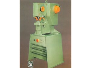 Forax 45 tonStocknummer: O.19 16359Hauptkategorie: [O] Abkantpressen, Walzmaschinen, Richtmaschinen, Lasermaschinen und Brennschneidmaschinen, Stanzmaschinen & ProfilierungsanlagenUnterkategorie: [O.19] Revolver-Stempel maschinenMarkenname: Peddinghaus » Fragen Sie ein individuelles Angebot