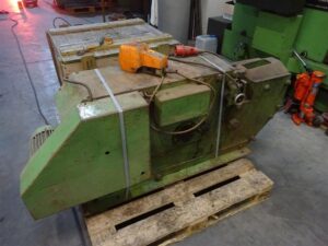 Rebar shearStocknummer: S.05 8652Hauptkategorie: [S] Hammer & Profiel-walzmaschinen, Randelmaschinen & BoerdelmaschinenUnterkategorie: [S.05] Hor+Vert profilmaschinen, ringwalzmaschinen & Boerdelmaschinen & RandelmaschinenMarkenname: Peddinghaus » Fragen Sie ein individuelles Angebot