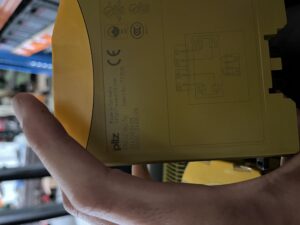 PNOZ Mo3p 773510Stocknummer: ZZ.49 15860Hauptkategorie: [ZZ] Elektronische TeileUnterkategorie: [ZZ.49] VariousMarkenname: Pilz » Fragen Sie ein individuelles Angebot