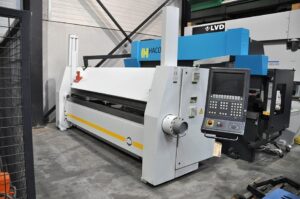 3200 x 4 mm CNCStocknummer: O.04 12642Hauptkategorie: [O] Abkantpressen, Walzmaschinen, Richtmaschinen, Lasermaschinen und Brennschneidmaschinen, Stanzmaschinen & ProfilierungsanlagenUnterkategorie: [O.04] Hydraulische schwenkbiegemaschineMarkenname: Ras » Fragen Sie ein individuelles Angebot