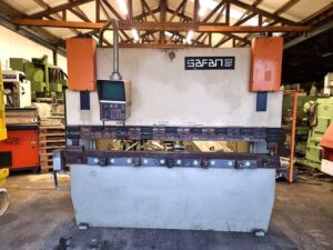 DNCS 80 ton x 2550 mm CNCStocknummer: O.01 12676Hauptkategorie: [O] Abkantpressen, Walzmaschinen, Richtmaschinen, Lasermaschinen und Brennschneidmaschinen, Stanzmaschinen & ProfilierungsanlagenUnterkategorie: [O.01] Hydraulische AbkantpressenMarkenname: Safan » Fragen Sie ein individuelles Angebot
