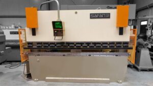 DNCS 80 ton x 3100 mm CNCStocknummer: O.01 8634Hauptkategorie: [O] Abkantpressen, Walzmaschinen, Richtmaschinen, Lasermaschinen und Brennschneidmaschinen, Stanzmaschinen & ProfilierungsanlagenUnterkategorie: [O.01] Hydraulische AbkantpressenMarkenname: Safan » Fragen Sie ein individuelles Angebot