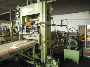 150 T + decoiler/feeder/cut to lengthStocknummer: N.12 6804Hauptkategorie: [N] Pressen mit Mechanischem AntriebUnterkategorie: [N.12] Stufenpressen (2- bis 4-Ständerausführung)Markenname: Schalch » Fragen Sie ein individuelles Angebot