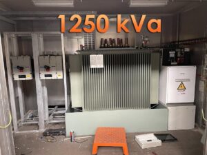 Transfo 1250 kVaStocknummer: Z.10 14148Hauptkategorie: [Z] Komplettes installationen / Transportmitteln, rollbruecken & hebezeuge / Kompressoren & aggregaten / Warmeluft heitzungUnterkategorie: [Z.10] Andere gerateMarkenname: Schneider » Fragen Sie ein individuelles Angebot