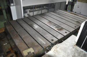 2200 x 4500 mmStocknummer: T.06 8689Hauptkategorie: [T] Abwickelmaschinen, Richtmaschinen, Verlashplatten & SchweissapparatenUnterkategorie: [T.06] Schweisstische & -plattenMarkenname: T-slot Table » Fragen Sie ein individuelles Angebot