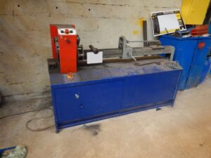 Curling machine for ornamental forgeStocknummer: R.01 10631Hauptkategorie: [R] Drahtmaschinen, BearbeitungsmaschinenUnterkategorie: [R.01] Draht-BiegemaschinenMarkenname: Torsionadora » Fragen Sie ein individuelles Angebot