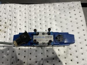 Valve DG4V 3 20 UH 10 S 300Stocknummer: ZZ.49 16099Hauptkategorie: [ZZ] Elektronische TeileUnterkategorie: [ZZ.49] VariousMarkenname: Vickers » Fragen Sie ein individuelles Angebot