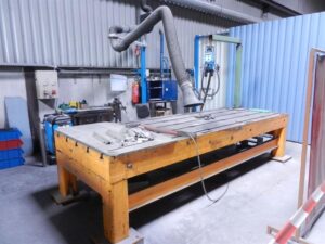 4000 x 1500 x 250 mmStocknummer: T.06 8296Hauptkategorie: [T] Abwickelmaschinen, Richtmaschinen, Verlashplatten & SchweissapparatenUnterkategorie: [T.06] Schweisstische & -plattenMarkenname: Welding table » Fragen Sie ein individuelles Angebot
