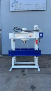 HD 120