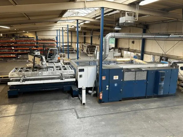 TRUMPF TruLaser 3040 mit LiftMaster